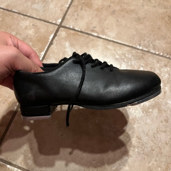 Leo's Child's Jazz Tap Shoes size 10.5 - Picture 3 of 6